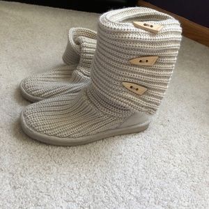 Bear paw knitted boots